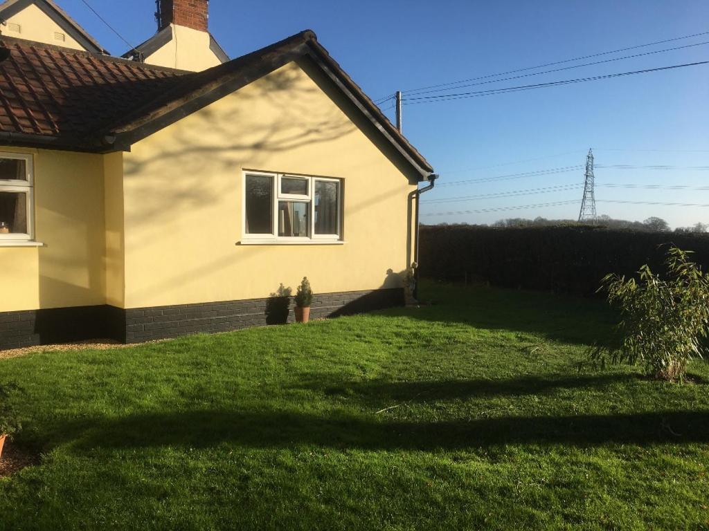 Hintlesham Claremont Cottage מראה חיצוני תמונה