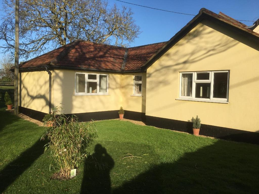 Hintlesham Claremont Cottage מראה חיצוני תמונה